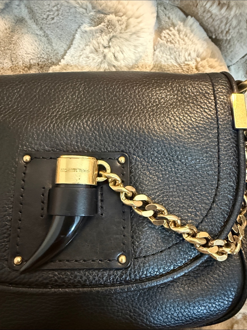 Michael Kors Black Leather Crossbody with Gold Chain Detail-Vintage Rare - Picture 5 of 9